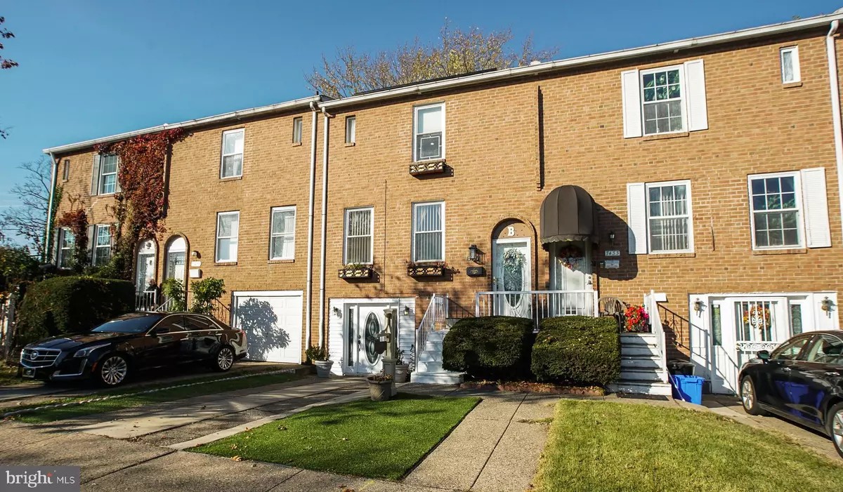 Philadelphia, PA 19153,7431 S TANAGER PL