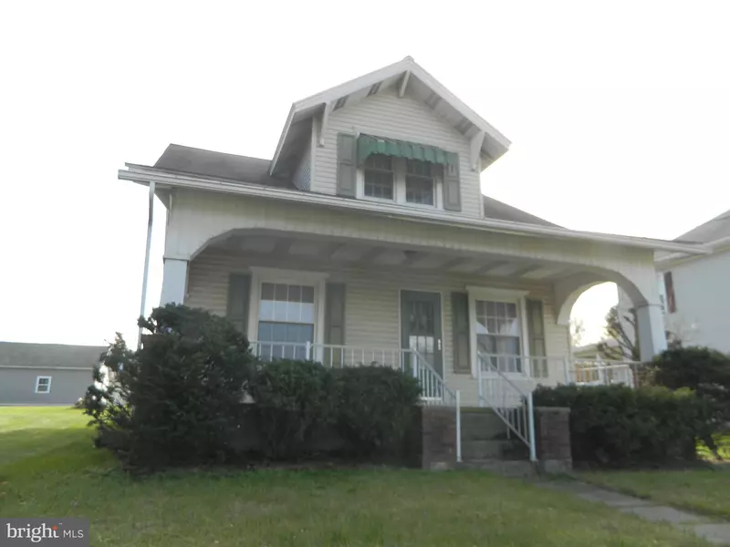 1527 W MAIN ST, Valley View, PA 17983