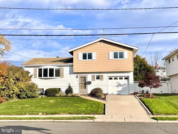 32 ROLLING LN, Trenton, NJ 08690