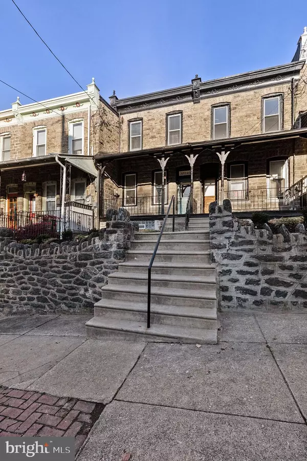 Philadelphia, PA 19128,123 OSBORN ST