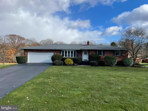 331 UPPER DEMUNDS RD, Dallas, PA 18612