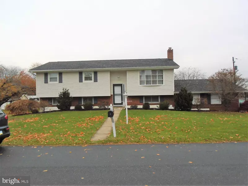 334 HILLCREST AVE, Bethlehem, PA 18020