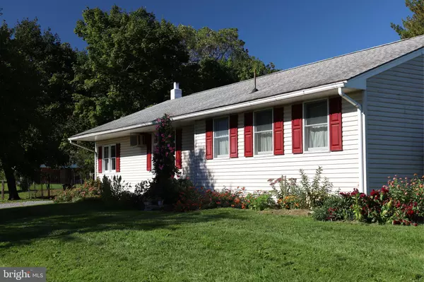 6 BRIDGEWATER RD, Newville, PA 17241