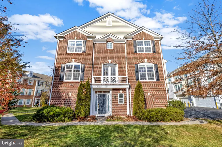 5102 VILLAGE FOUNTAIN PL, Centreville, VA 20120