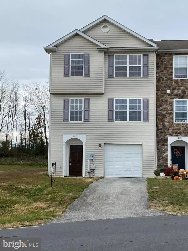 Martinsburg, WV 25405,222 PONY CIR