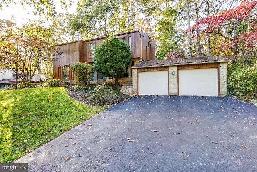 8504 TIMBER HILL LN, Potomac, MD 20854