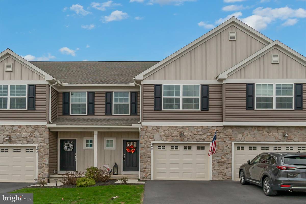 Mechanicsburg, PA 17055,560 BROOK SHIRE CT