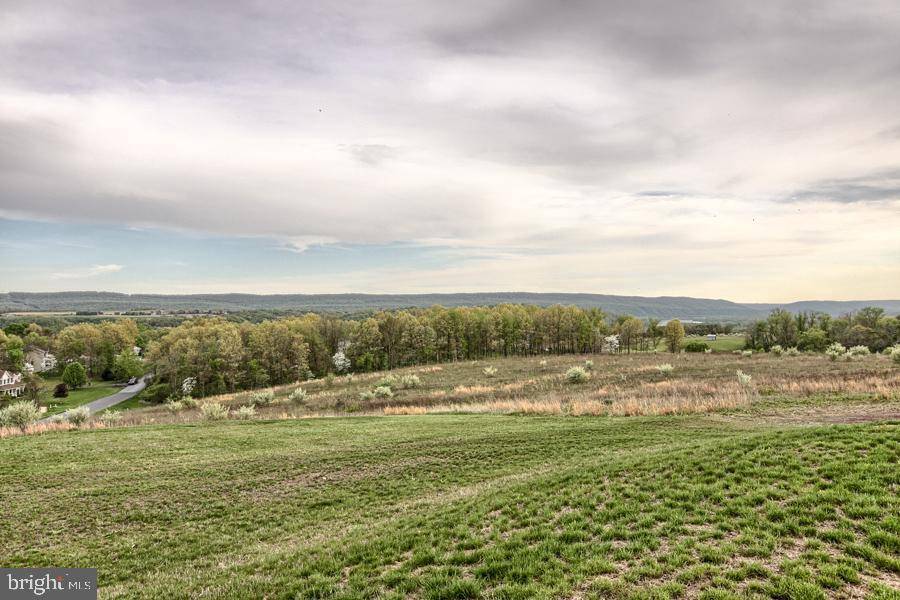 61 PINETREE DR, Duncannon, PA 17020