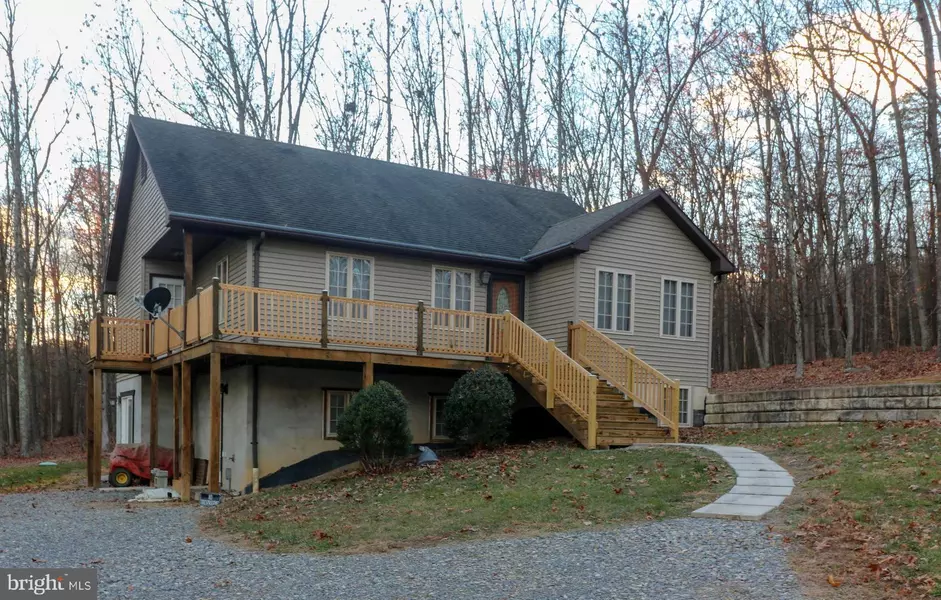 523 QUAKER LAKE TRL, Capon Bridge, WV 26711