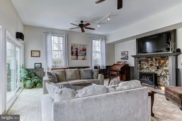 3586 WOODBYNE RD, Hellertown, PA 18055