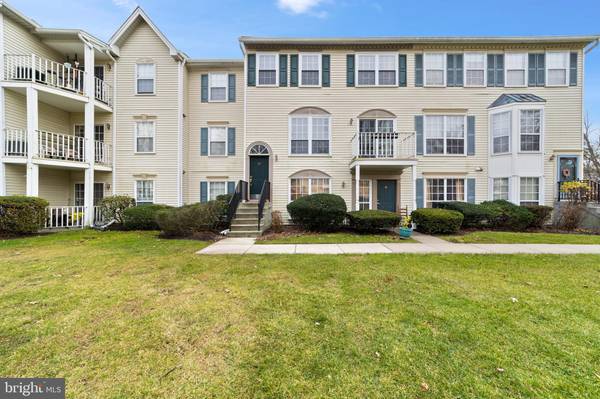 31 VERSAILLES CT, Hamilton, NJ 08619