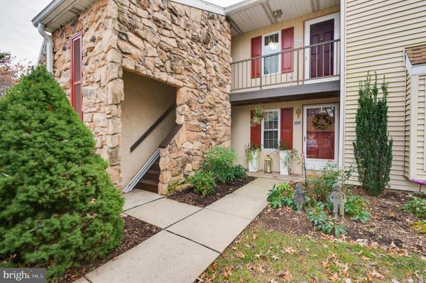 154 VALLEY GREENE CIR, Wyomissing, PA 19610