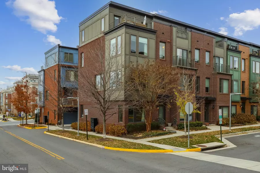 2992 STELLA BLUE LN, Fairfax, VA 22031
