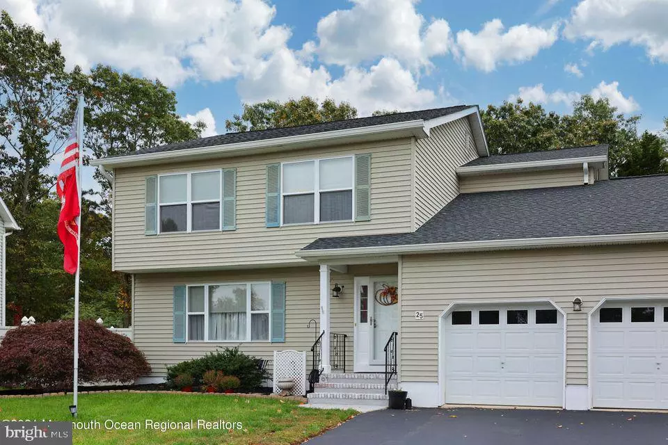 Howell, NJ 07731,25 HIGGINS CT