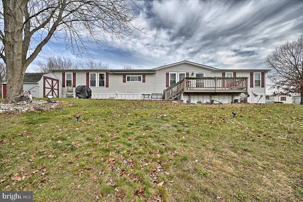 18 RAYS DR, Newville, PA 17241