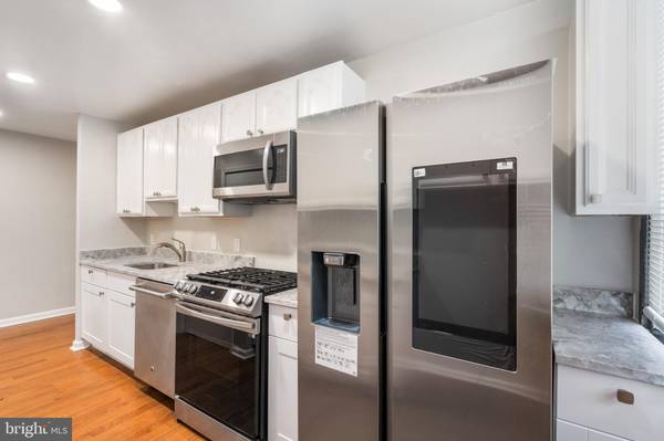 491 N ARMISTEAD ST #203, Alexandria, VA 22312