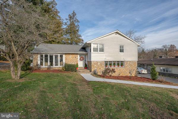 255 TOMKENN RD, Wynnewood, PA 19096