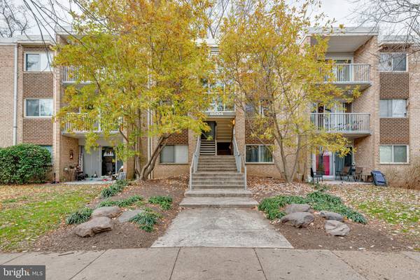 8004 CHANUTE PL #11, Falls Church, VA 22042