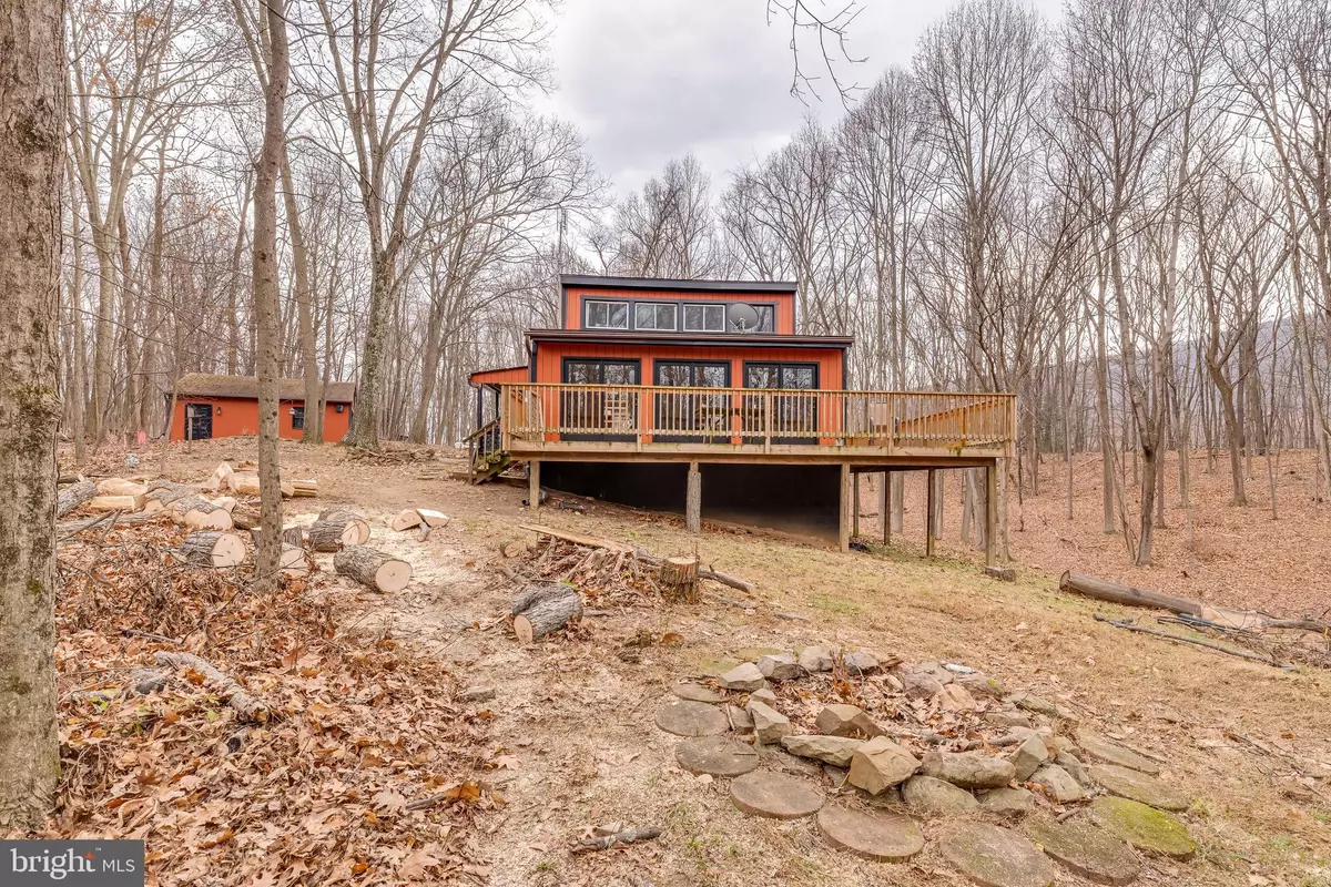 Berkeley Springs, WV 25411,181 FLAGSTONE LN