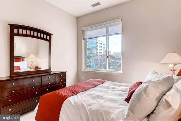 Washington, DC 20037,2221 I ST NW #(1 BEDROOM OPTION)