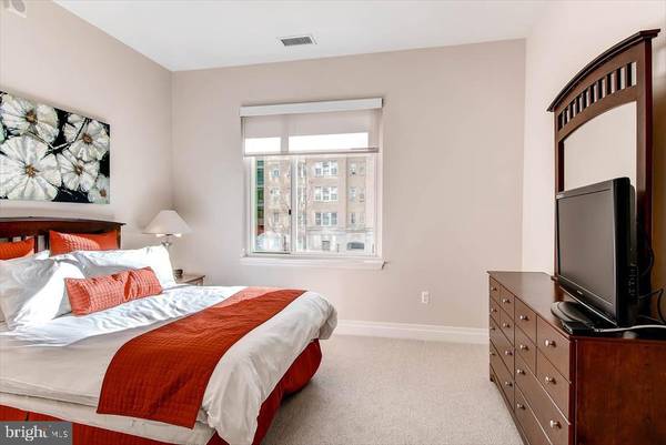 Washington, DC 20037,2221 I ST NW #(1 BEDROOM OPTION)