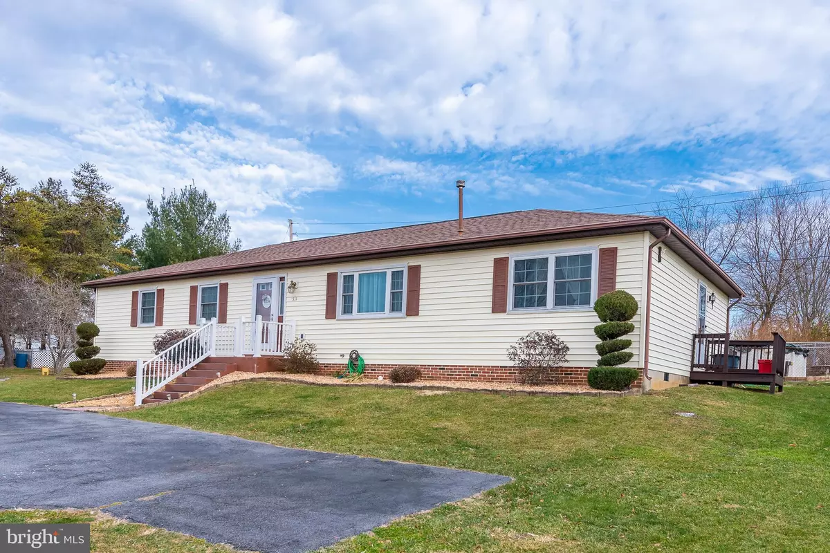 Charles Town, WV 25414,551 RIDER CT