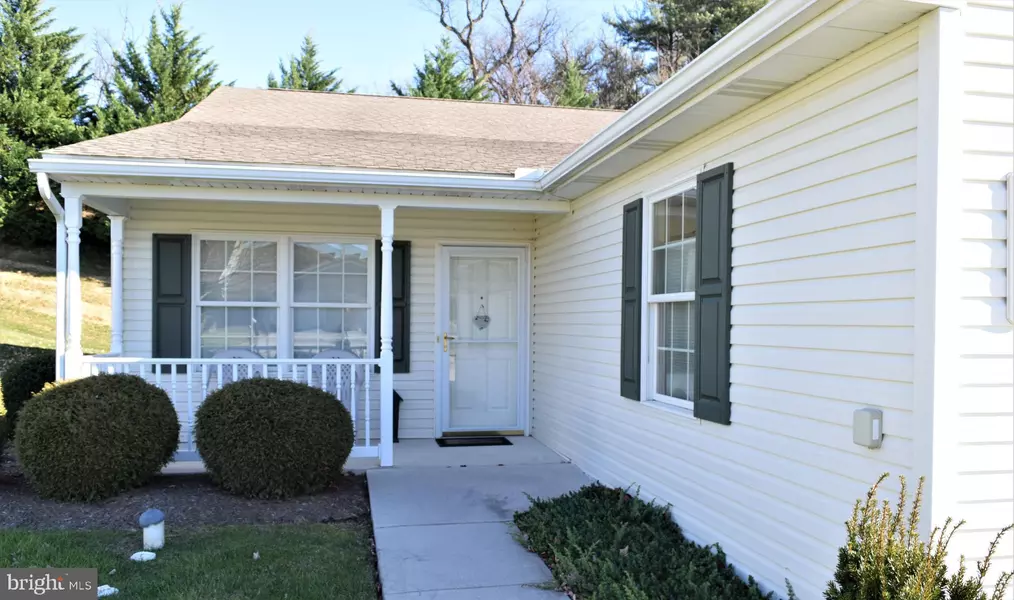 1319 VILLAGE DR #38, Spring Grove, PA 17362