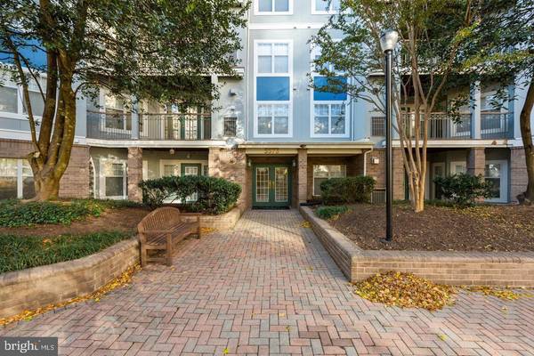 5573 SEMINARY RD #312, Falls Church, VA 22041