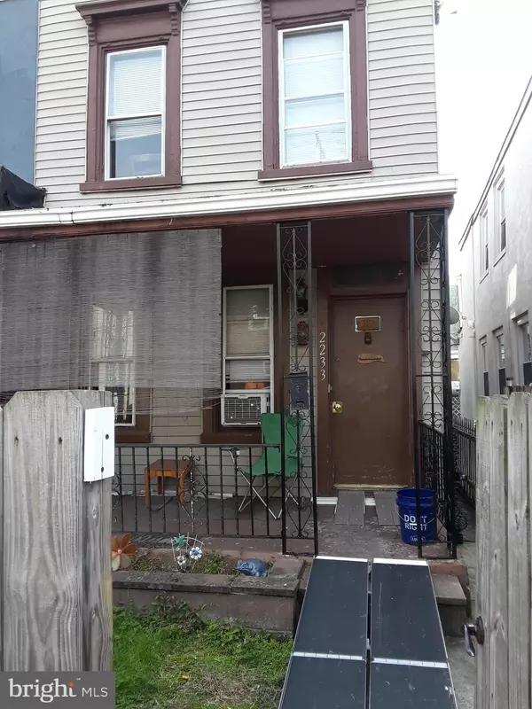 2233 CEDAR ST, Philadelphia, PA 19125