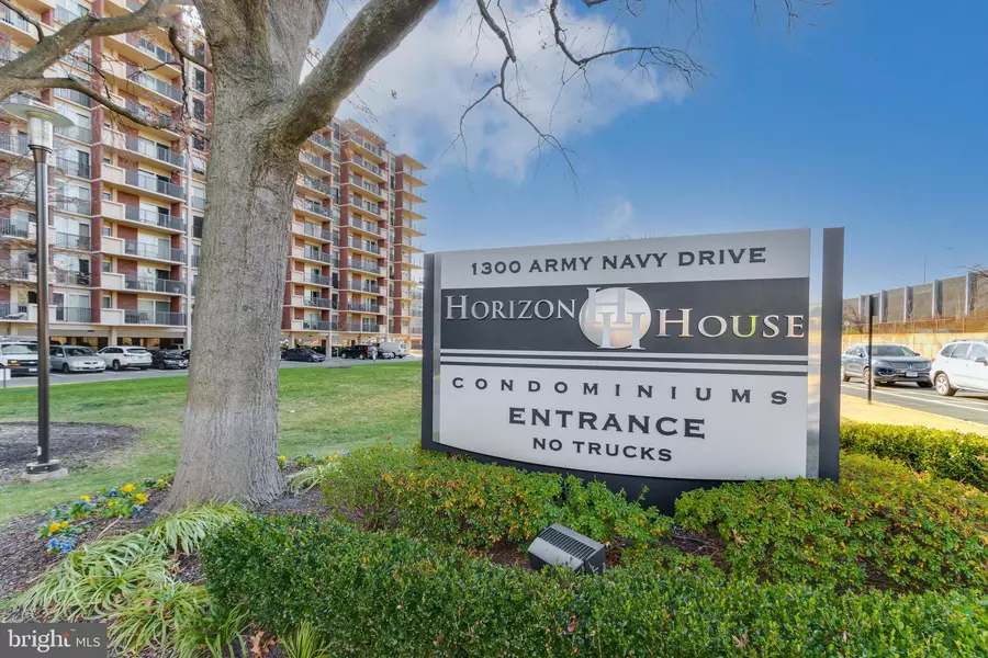 1300 ARMY NAVY DR #509, Arlington, VA 22202