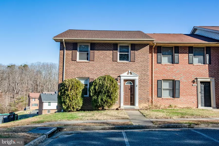 310 LYNDALE CT, Fredericksburg, VA 22405