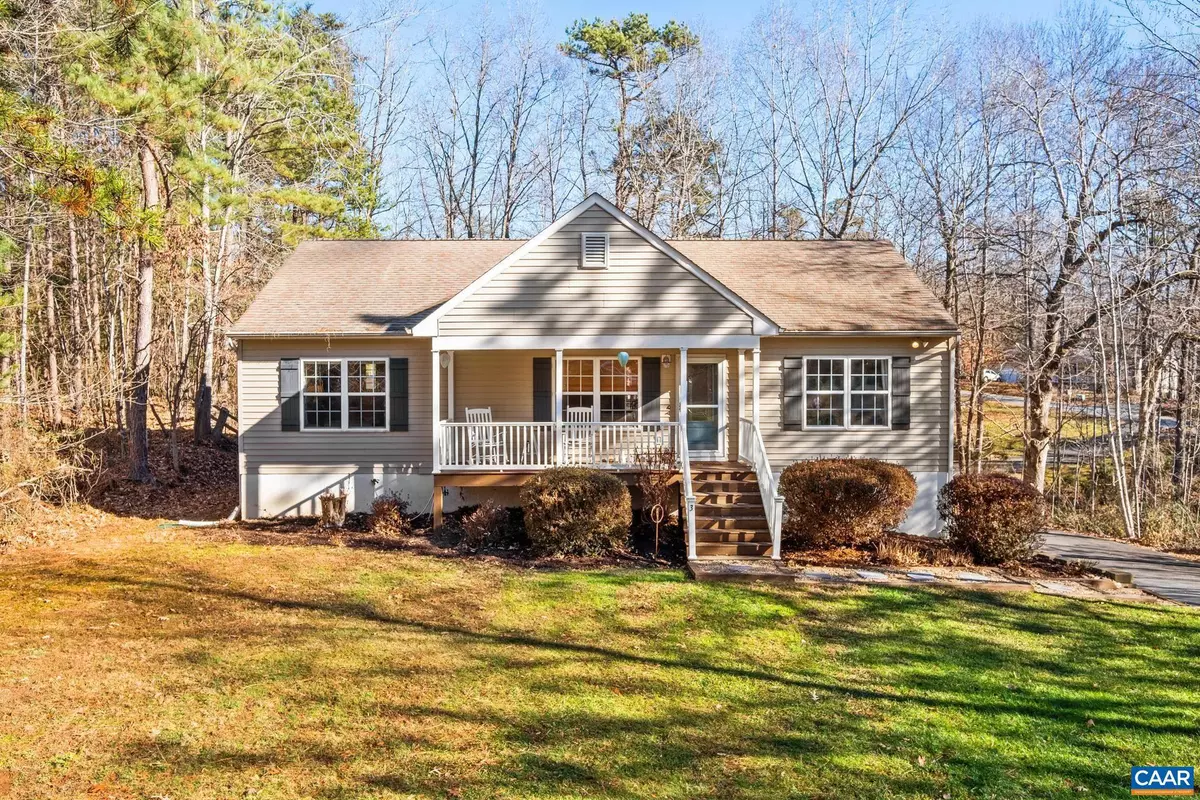 Palmyra, VA 22963,3 POWHATAN DR