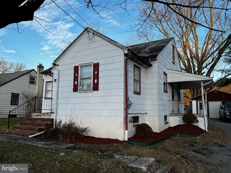 2085 FARMINGTON AVE, Boyertown, PA 19512