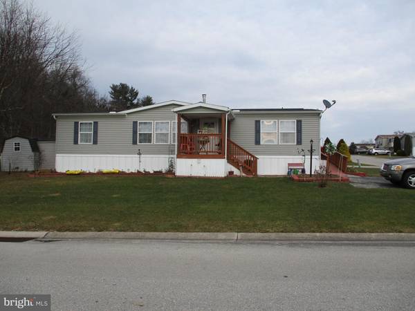 6 BROAD WING DR, Hanover, PA 17331