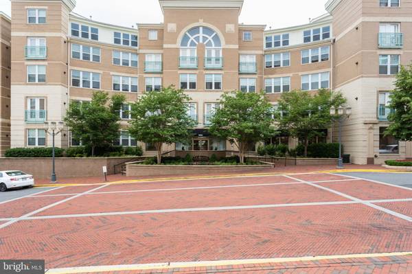 Reston, VA 20190,12000 MARKET ST #346