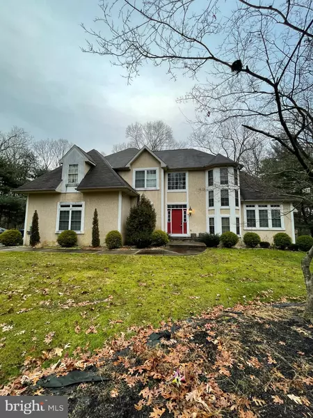 8 DEER HAVEN DR, Mullica Hill, NJ 08062