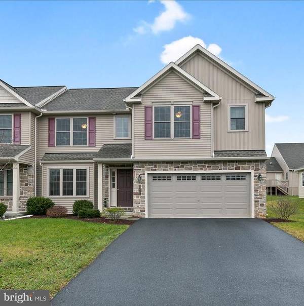 5212 SUMMERFIELD DR, Mount Joy, PA 17552