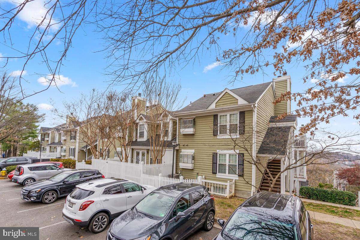 Arlington, VA 22206,2805-A S WOODROW ST #1