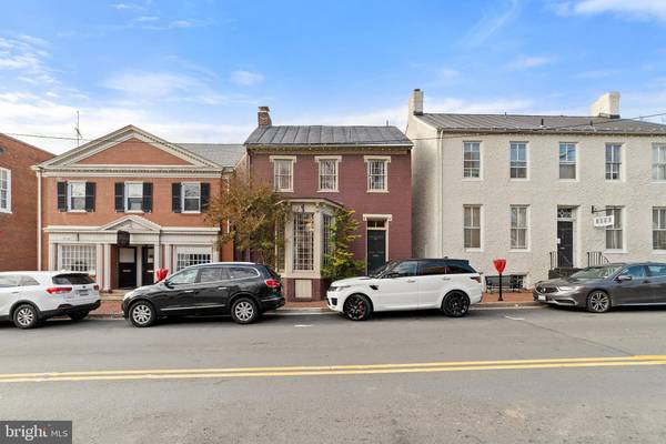 27 N KING ST, Leesburg, VA 20176