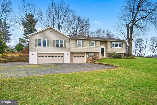 718 CHESTNUT TREE RD, Elverson, PA 19520