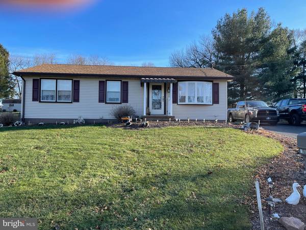 30 W SUNSET VIEW ST, Spring Grove, PA 17362