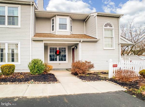 658-A ROSE HOLLOW DR #A, Yardley, PA 19067