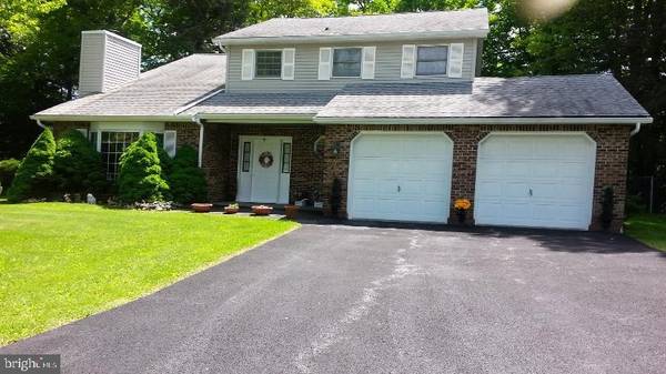 3142 EVERGREEN CIR, Tobyhanna, PA 18466