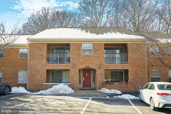 5808 COVE LANDING RD #302, Burke, VA 22015