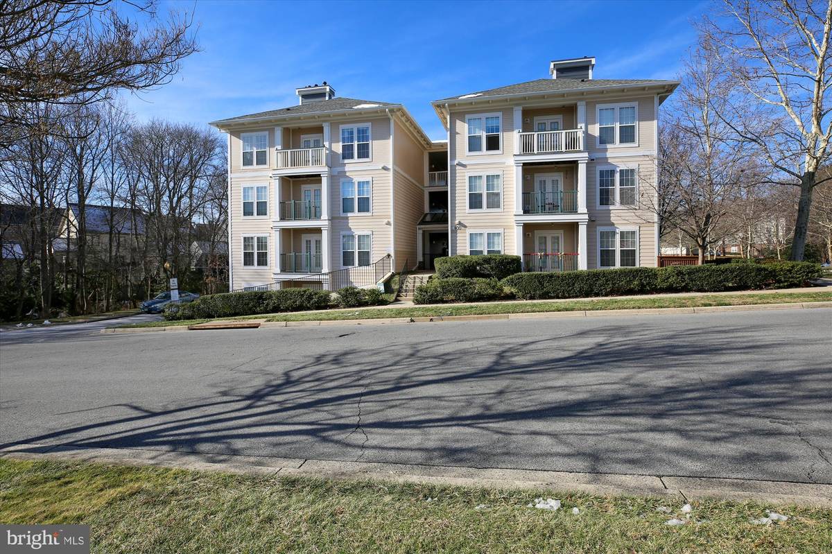 Gaithersburg, MD 20878,400 KENTLANDS BLVD #302