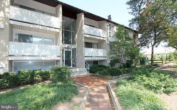 5600 BISMACH DR #3, Alexandria, VA 22312