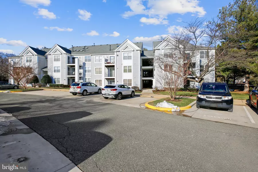 10001 VANDERBILT CIR #14-2, Rockville, MD 20850