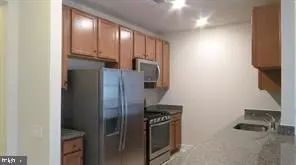 Fairfax, VA 22031,9523 BASTILLE ST #1-207