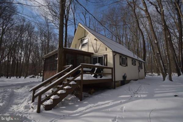 117 OUTER DR, Pocono Lake, PA 18347