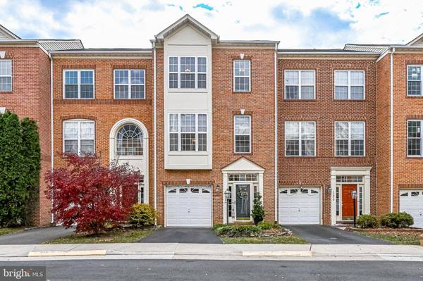 13028 PARK CRESCENT CIR, Herndon, VA 20171